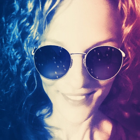 Meet your Posher, Katherine - Picture 1 of 5